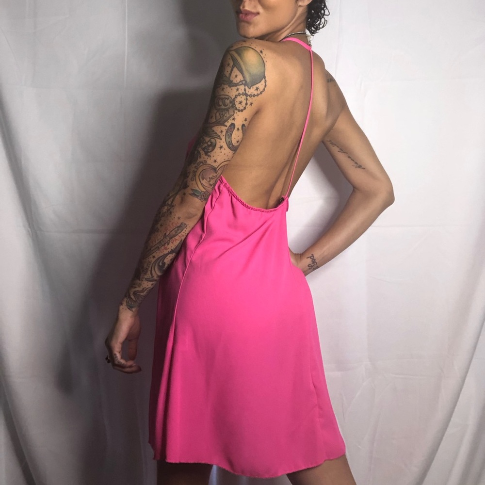 Pretty in pink summer dress! 🌸